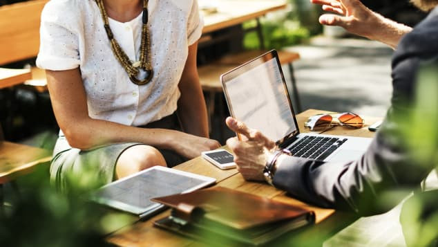 Ngày càng có nhiều người lao động lựa chọn làm việc từ xa. Ảnh: CNN