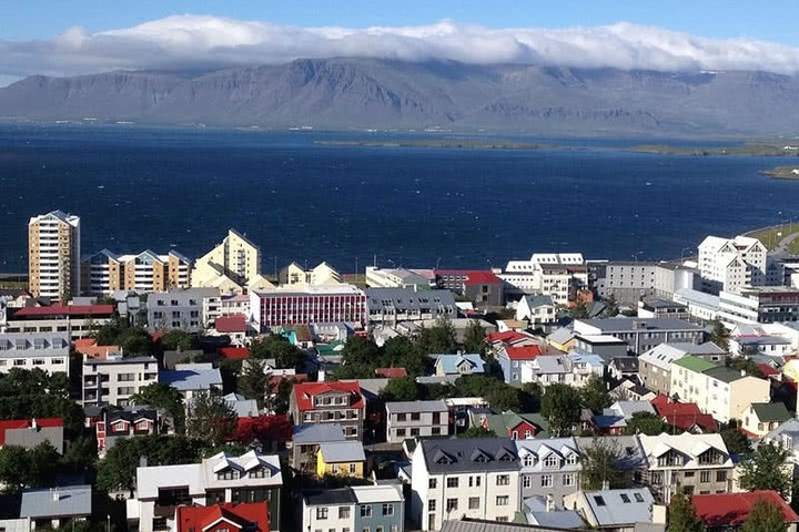 1. Iceland đứng đầu danh sách này. Nước này có mức độ bình đẳng giới cao, tỷ lệ biết chữ tới 99% và nền giáo dục miễn phí hoàn toàn. Tỷ lệ nữ giới tham gia chính trị cũng rất cao.