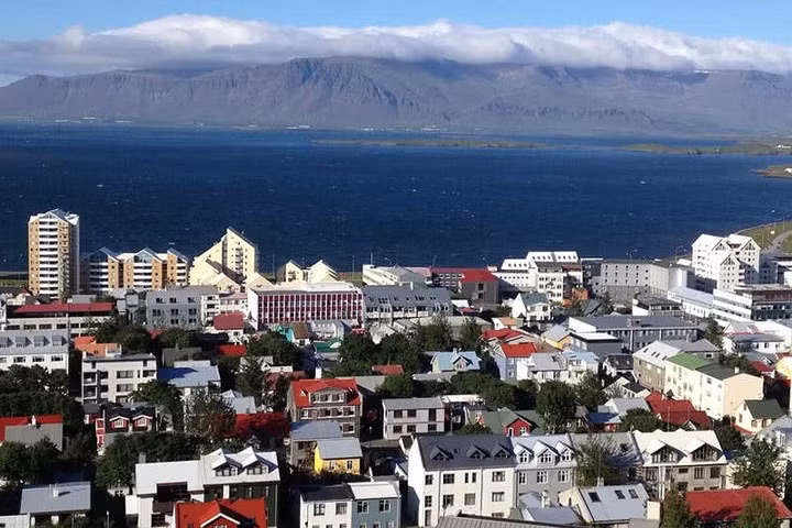 1. Iceland đứng đầu danh sách này. Nước này có mức độ bình đẳng giới cao, tỷ lệ biết chữ tới 99% và nền giáo dục miễn phí hoàn toàn. Tỷ lệ nữ giới tham gia chính trị cũng rất cao.