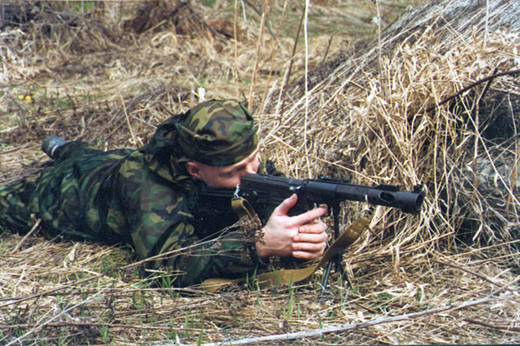 Cái tên tiếp theo trong danh sách này là súng phóng lựu "Burya" hay còn được gọi là “Storm”, mẫu vũ khí này được Liên Xô phát triển từ năm 1970 dành cho đặc nhiệm quân đội thực hiện các hoạt động phá hoại ở phía sau lưng địch. Nguồn ảnh: army-news.ru.
