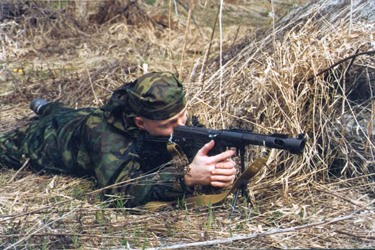 Cái tên tiếp theo trong danh sách này là súng phóng lựu "Burya" hay còn được gọi là “Storm”, mẫu vũ khí này được Liên Xô phát triển từ năm 1970 dành cho đặc nhiệm quân đội thực hiện các hoạt động phá hoại ở phía sau lưng địch. Nguồn ảnh: army-news.ru.