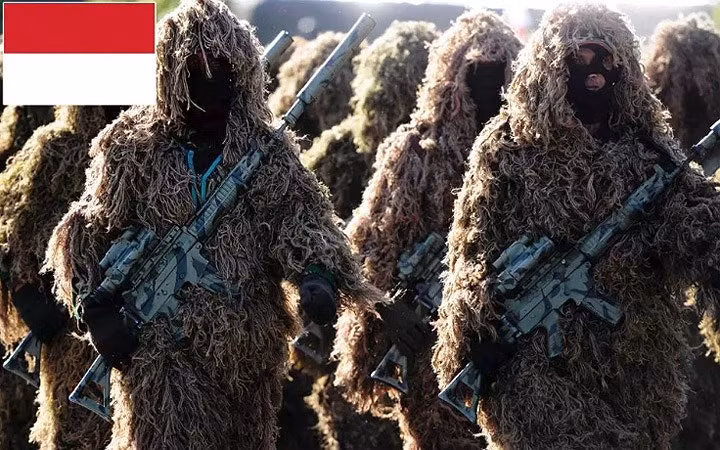 Thứ 14: Indonesia - Ngân sách quốc phòng: 6,9 tỷ USD: Tổng số quân nhân: 975.750; Tổng số máy bay chiến đấu: 441; Xe tăng: 418; Xe chiến đấu thiết giáp: 1.089; Tàu hải quân: 221; Tàu khu trục: 0; Tàu ngầm: 4; Chỉ số sức mạnh: 0,3347.