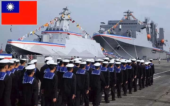 Thứ 18: Đài Loan - Ngân sách quốc phòng: 10,725 tỷ USD: Tổng số quân nhân: 1.932.500; Tổng số máy bay chiến đấu: 850; Xe tăng: 2.005; Xe chiến đấu thiết giáp: 4.350; Tàu hải quân: 87; Tàu khu trục: 0; Tàu ngầm: 4; Chỉ số sức mạnh: 0,3765.