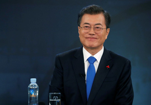 Tong thong Moon Jae-in tham Nga, ra san co vu doi tuyen Han Quoc