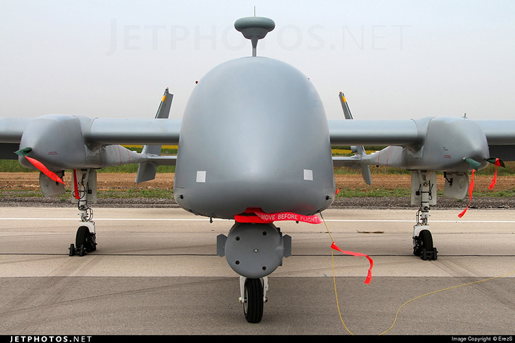 Heron TP được trang bị hệ thống dẫn đường bằng vệ tinh và quán tính cho phép máy bay có thể truyền dữ liệu từ các cảm biến của nó về trung tâm điều khiển kể cả khi hoạt động ở độ cao tương đối thấp. Nguồn ảnh: Nguồn ảnh: israeldefense.