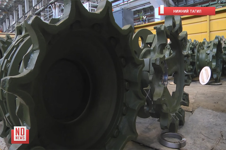 Căn cứ theo tiến độ sản xuất cho Iraq, có lẽ chỉ trong tháng 8 này Việt Nam sẽ nhận được những "cua mắt đỏ" T-90S/SK đầu tiên. Nguồn ảnh: ND News.