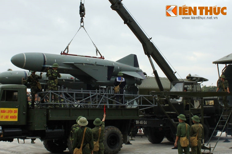 P-21 là định danh phiên bản xuất khẩu của tên lửa hành trình chống hạm P-15M. Nó có trọng lượng lên tới 2,5 tấn, dài 5,8m, đường kính thân 0,76m. P-21 được trang bị động cơ rocket nhiên liệu lỏng cùng động cơ rocket khởi tốc nhiên liệu rắn gắn dưới bụng đạn.