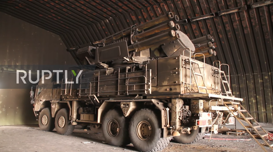 Điều này cho thấy sự hiện diện của một "vùng chết" đáng kể trong trường hợp đầu tiên. Trong trường hợp thứ hai, vùng chết của Pantsir-S1 cũng khá lớn, và trong cả hai điều kiện trên đối phương đều có thể lợi dụng.