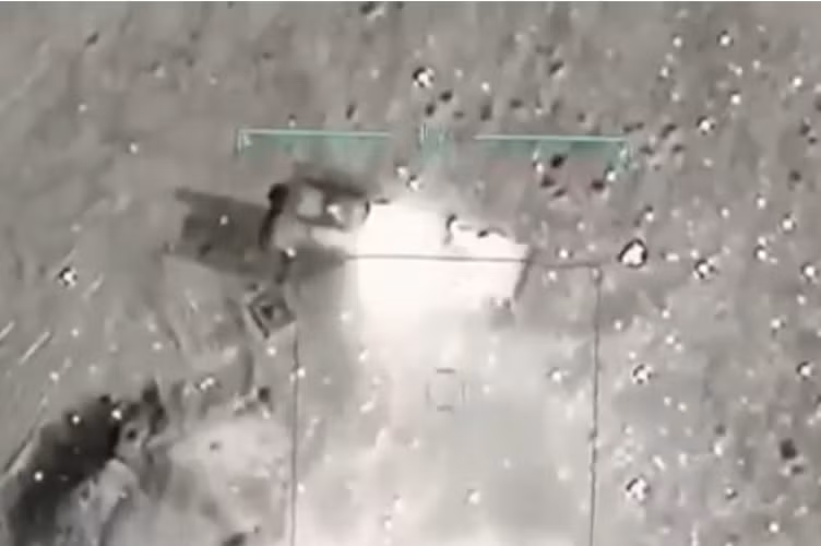 Nhưng cũng chính tại Libya và Syria, uy danh của Pantsir-S1 đã bị tổn hại nghiêm trọng nhất, khi Thổ Nhĩ Kỳ liên tiếp công bố những hình ảnh và video ghi lại tổ hợp vũ khí này bị phá hủy.