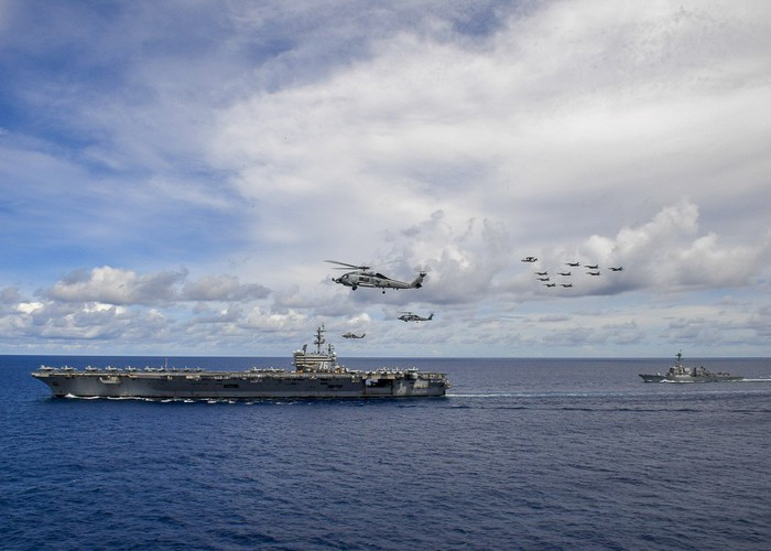 Trước đó, hải quân Mỹ đã phải cắt giảm sự hiện diện tại Biển Đông vì đại dịch COVID-19.