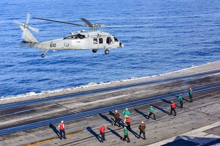 Cả về tiến trình lịch sử lẫn hoàn cảnh hiện tại đều cho thấy Biển Đông là vùng biển quốc tế, nơi các tàu thuyền có thể tự do thông thương.