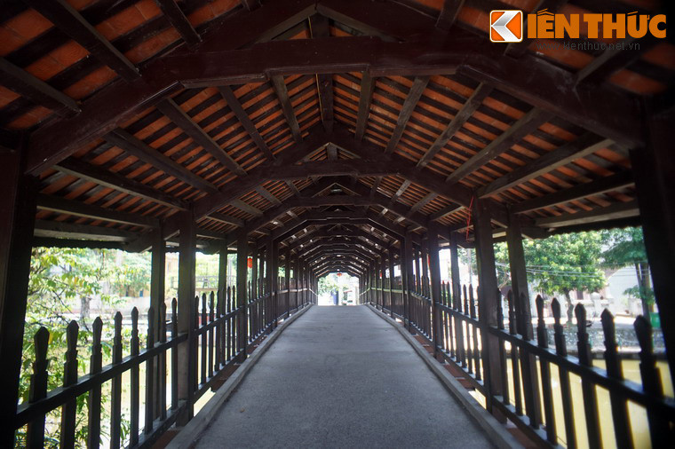 Dù vậy, về tổng thể cầu vẫn giữ được những đường nét kiến trúc cổ kính từ thuở đầu được xây dựng.