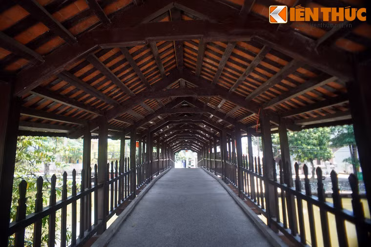 Dù vậy, về tổng thể cầu vẫn giữ được những đường nét kiến trúc cổ kính từ thuở đầu được xây dựng.