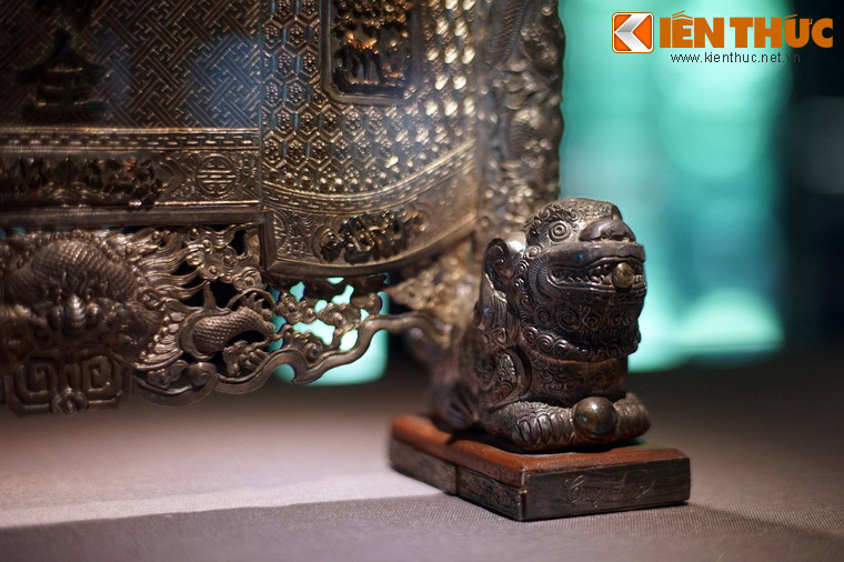 Đế của trấn phong Phúc Lộc Thọ Toàn.