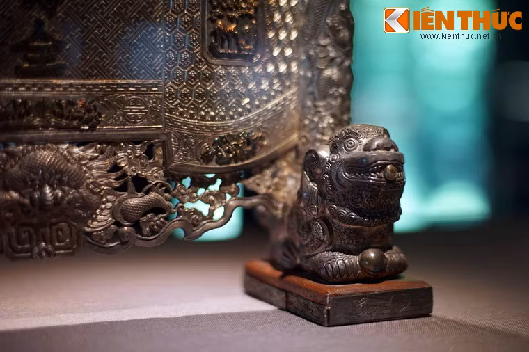 Đế của trấn phong Phúc Lộc Thọ Toàn.