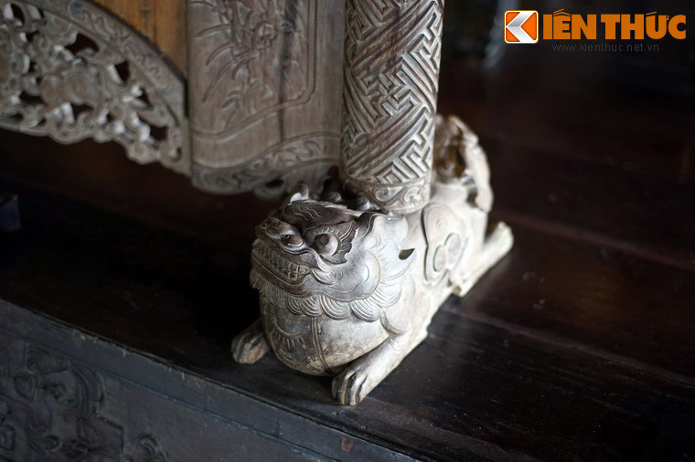 Phần đế trấn phong thường được tạo hình nghê chầu. Ảnh: Đế của trấn phong Thiên Tử Từ Thần.