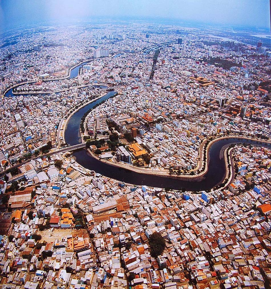 Kênh Nhiêu Lộc và cầu Công Lý.