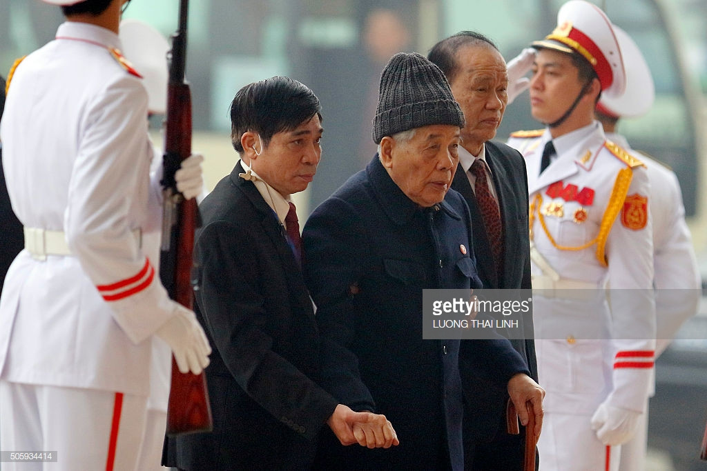 Nguyên Tổng bí thư Đỗ Mười tới dự buổi lễ khai mạc Đại hội Đảng Cộng sản Việt Nam lần thứ XII tại Hà Nội ngày 21/1/2016. Ảnh: Getty.