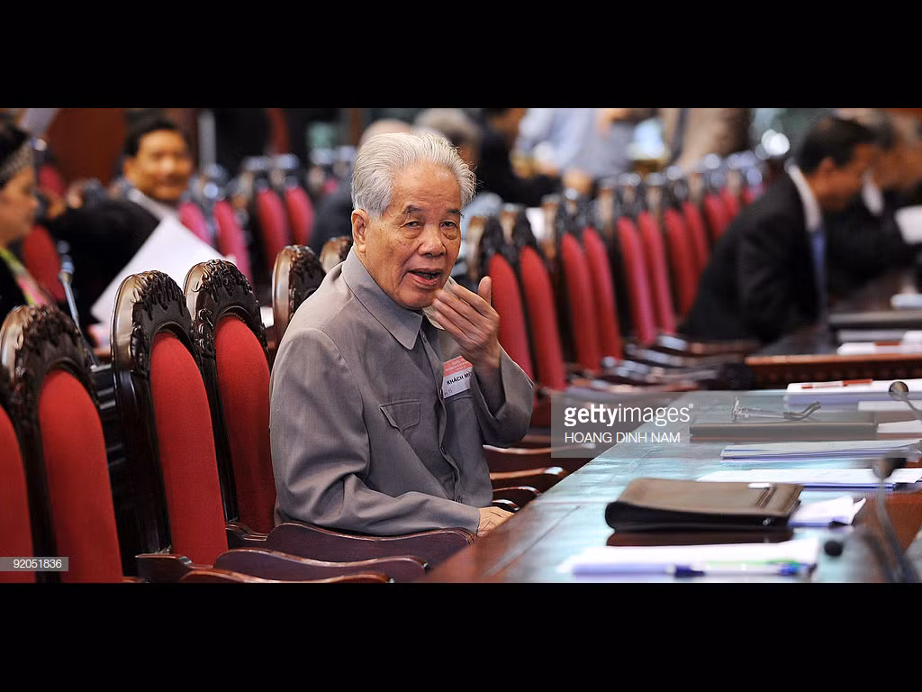 Nguyên Tổng bí thư Đỗ Mười trước buổi lễ khai mạc Kỳ họp thứ 6, Quốc hội Khóa XII tại Hà Nội ngày 19/10/2009. Ảnh: Getty.