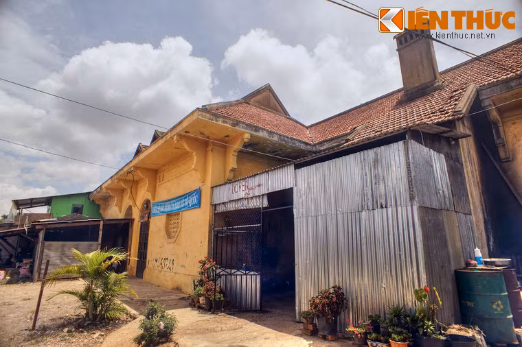 Một số hình ảnh khác về hiện trạng ga Cầu Đất.