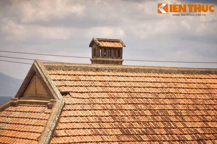 Ống khói của nhà ga.