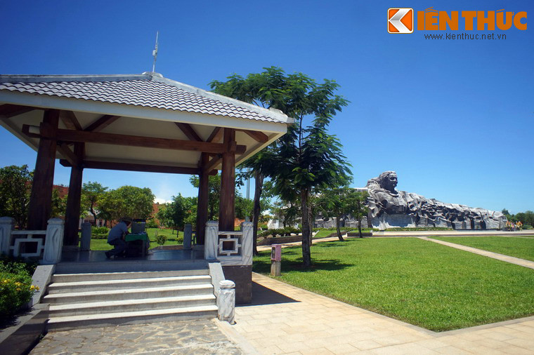 Sau khi khánh thành, Tượng đài Bà mẹ Việt Nam anh hùng đã trở thành một điểm đến mới thu hút đông đảo du khách trong và ngoài nước, đem lại những lợi ích thiết thực cho sự phát triển kinh tế, xã hội của địa phương.