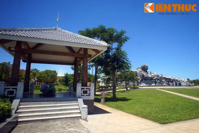 Sau khi khánh thành, Tượng đài Bà mẹ Việt Nam anh hùng đã trở thành một điểm đến mới thu hút đông đảo du khách trong và ngoài nước, đem lại những lợi ích thiết thực cho sự phát triển kinh tế, xã hội của địa phương.