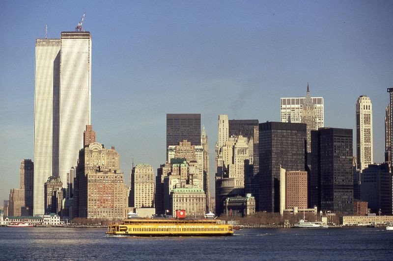 Khu Hạ Manhattan của New York năm 1972 nhìn từ vịnh Thượng New York với công trình nổi bật là tòa tháp đôi WTC (đã đổ sập trong vụ khủng bố 11/9/2001). Ảnh: Glen Fairweather Flickr.