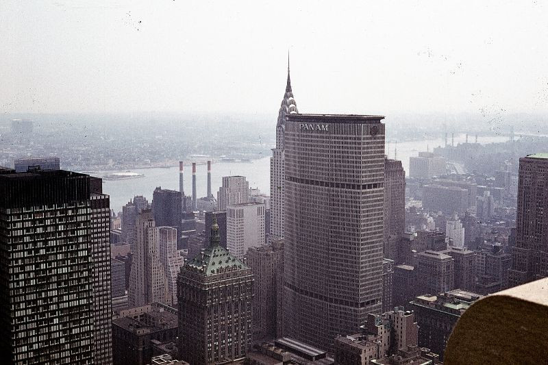 Tòa nhà Pan Am (nay là tòa nhà MetLife) nhìn từ tòa nhà Rockerfeller Center. Ảnh: Glen Fairweather Flickr.