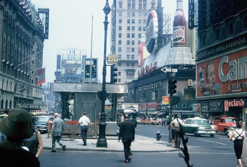 Quảng trường Thời Đại, thành phố New York năm 1959. Ảnh: Walter Reed.