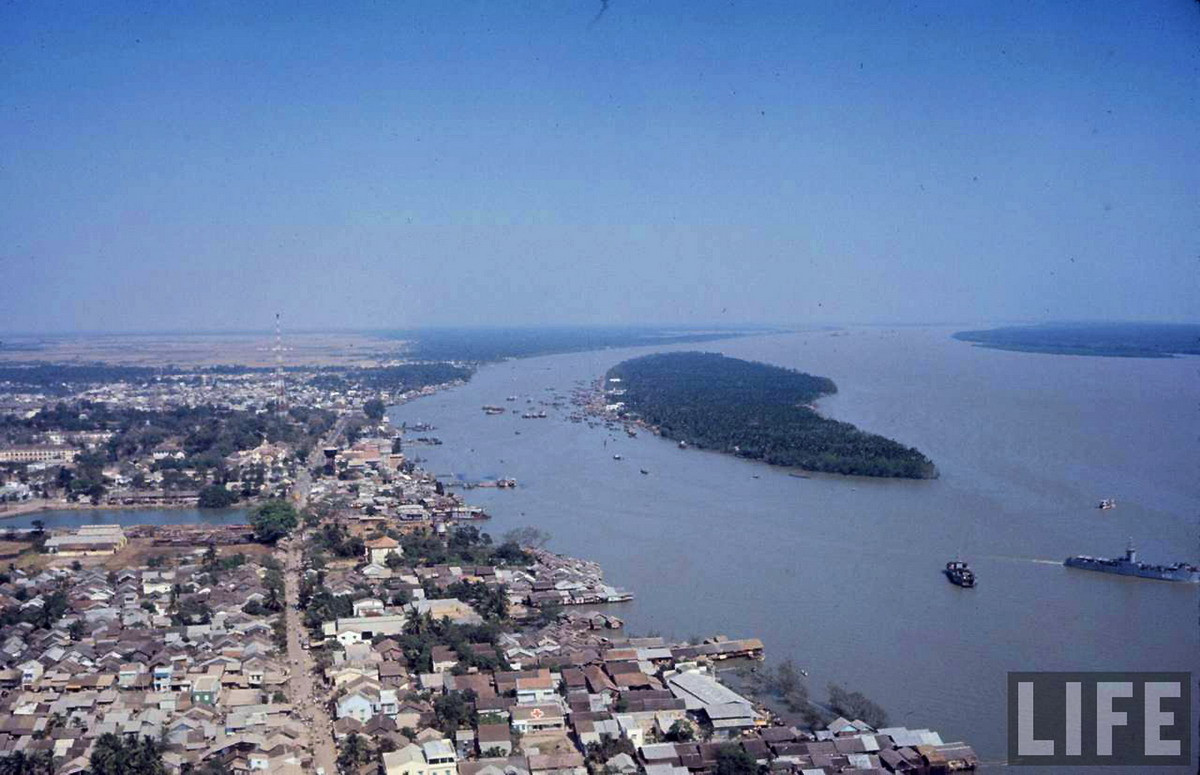 Sông Tiền và cù lao Rồng (cù lao Tân Long). Ảnh: Life.