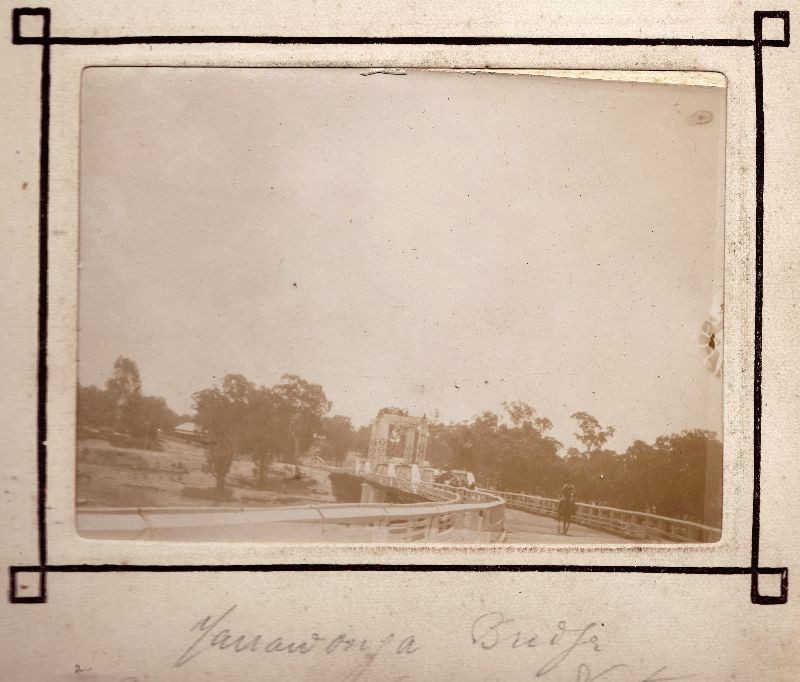 Cầu Yarrawonga ở tiểu bang Victoria. Ảnh: Leigh McKinnon Flickr.