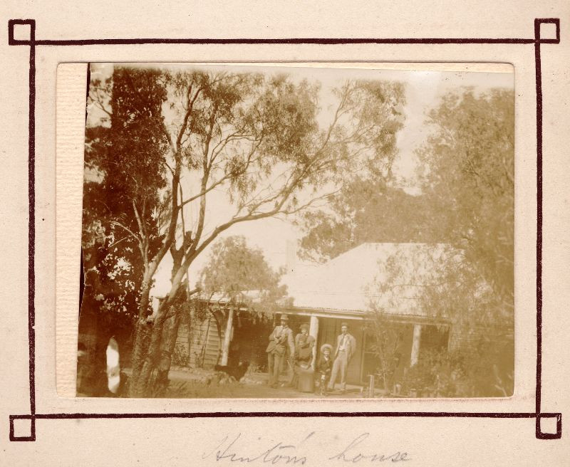 Dinh cơ của gia đình Hinton. Ảnh: Leigh McKinnon Flickr.