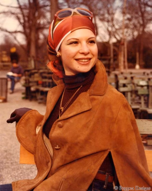 Chân dung một thiếu nữ New York năm 1975. Ảnh: Poppen Designs.