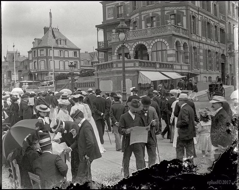Trung tâm thị trấn Trouville, khoảng năm 1900. Ảnh: Monsieur Eugène.