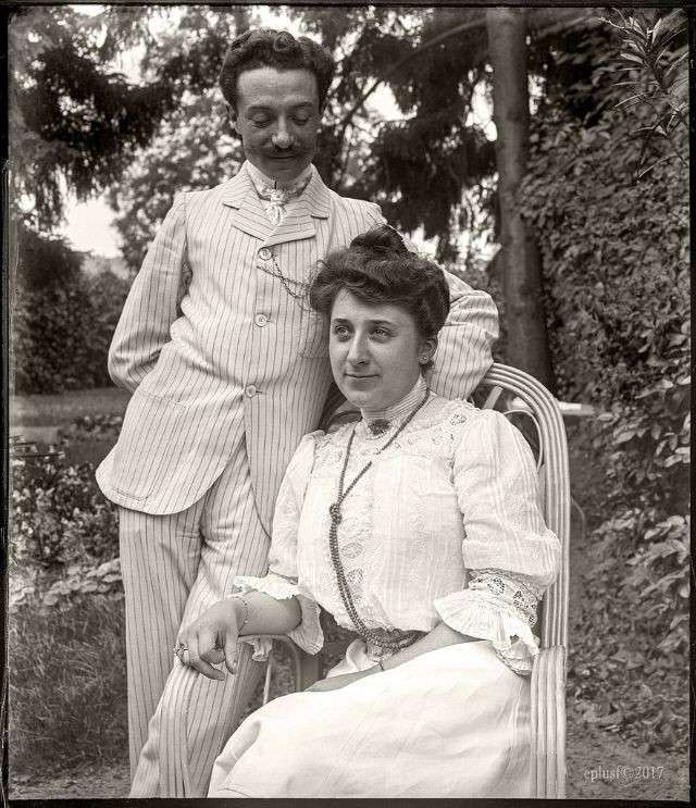 Ông Madeleine và bà Émilien, khoảng năm 1906. Ảnh: Monsieur Eugène.