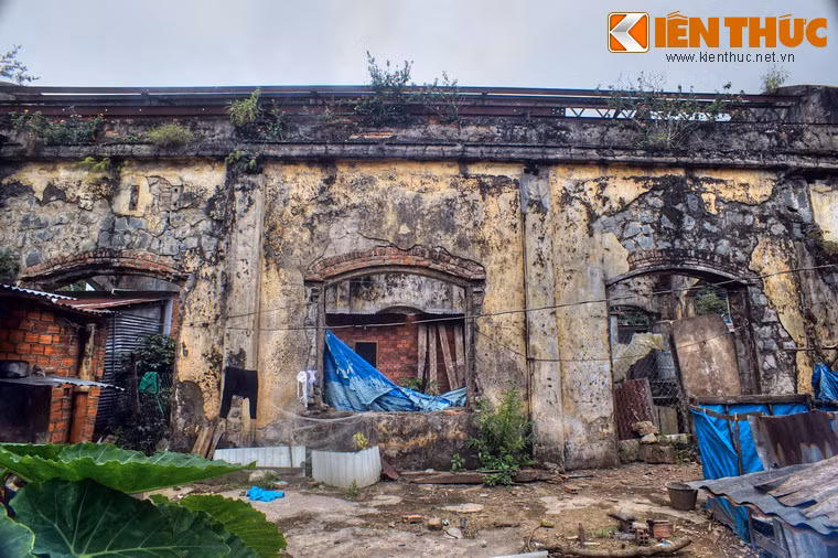 Một số hình ảnh khác về hiện trạng của ga Trạm Hành.