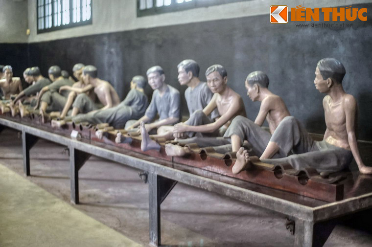 Tất cả anh em tù chính trị đều thống nhất: Triệt để tranh thủ tình hình còn rối ren, Nhật chưa đứng vững chân, mọi tổ chức của chúng còn rời rạc, lỏng lẻo phải khẩn trương tạo cơ hội để vượt ngục.