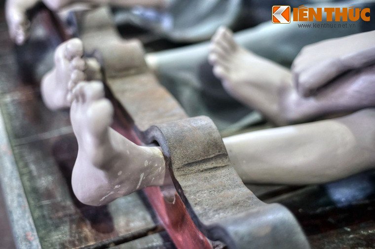 Đêm hôm đó, cuộc vượt ngục bằng cách trèo tường được thực hiện nhưng không thành công, đồng chí Trần Đăng Ninh và một số đồng chí thoát được, số còn lại bị quân Nhật phát hiện, bắt lại. Không hề nhụt chí, đồng chí Đỗ Mười và anh em trong tù vẫn nung nấu kế hoạch đào thoát.