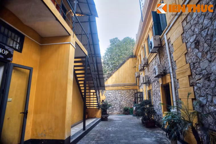 Mong muốn của đồng chí Đỗ Mười và anh em tù chính trị đã trở thành hiện thực. Tối ngày 9/3/1945 là thởi điểm Nhật đảo chính Pháp, súng nổ vang trời, đèn điện thành phố vụt tắt, ngoài sân nhà tù tiếng chân người chạy huỳnh huỵch.