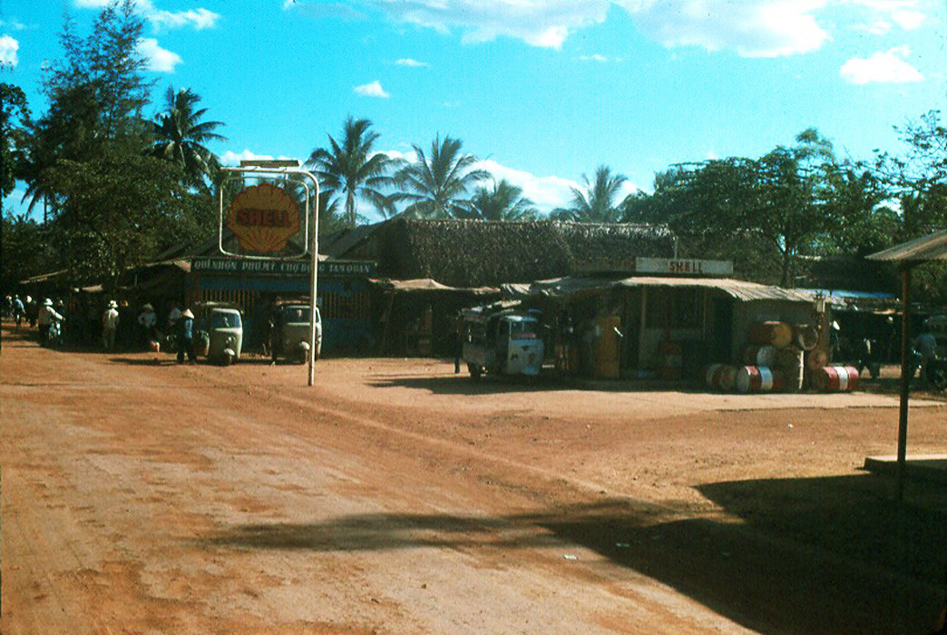 Bến xe Quy Nhơn. Ảnh: John Hack.