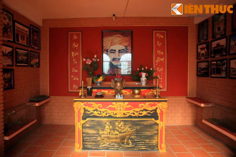 Khi Việt Nam bị thực dân Pháp xâm lược, Phú Quốc trở thành một địa bàn hoạt động của nghĩa quân chống Pháp do Nguyễn Trung Trực lãnh đạo. Vì vậy, bảo tàng dành một gian trưng bày trang trọng hình ảnh, hiện vật liên quan đến cụ Nguyễn.