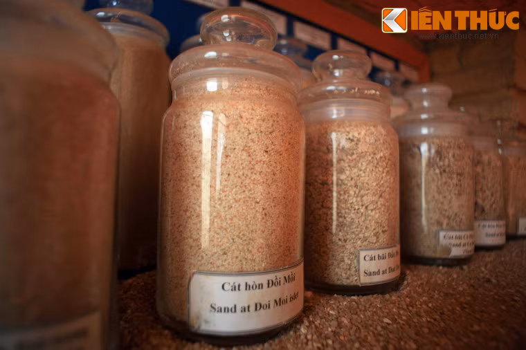 Các mẫu cát được thu thập từ hàng chục hòn đảo lớn bé thuộc quần đảo Phú Quốc.