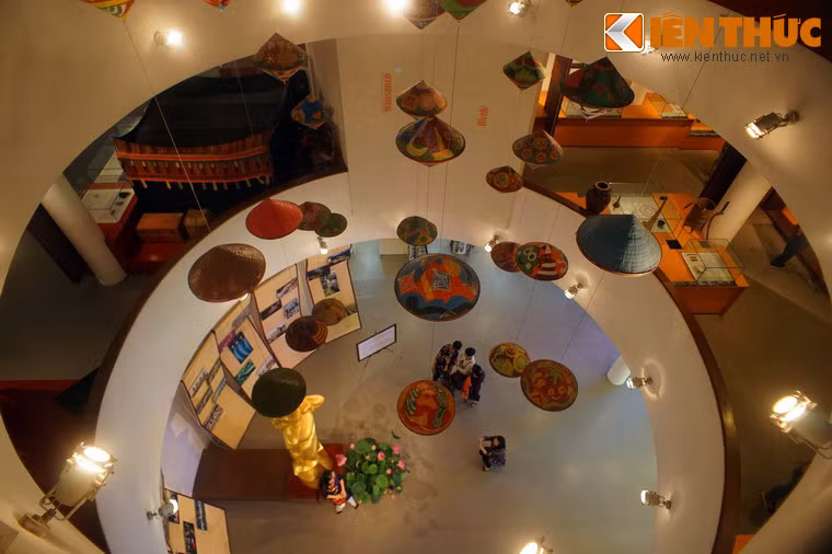 Đặc biệt, vào năm 2013, TripAdvisor đã bầu chọn Bảo tàng Phụ nữ Việt Nam vào top 25 bảo tàng hấp dẫn nhất châu Á. Ảnh: Khoảng không gian mở ở nhà trưng bày chính.