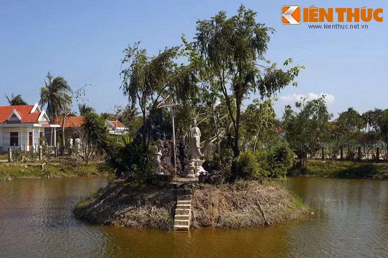 Sự hài hòa giữa kiến trúc và màu xanh thiên nhiên ở tu viện Giác Hải đem lại cho du khách một cảm giác thư thái tuyệt vời.