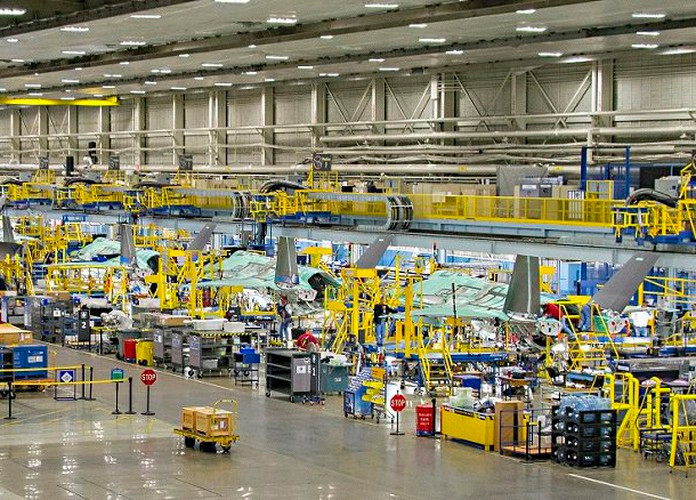Hãng sản xuất Lockheed Martin và Bộ Quốc phòng Mỹ ký vào bản hợp đồng trị giá hơn 2,4 tỷ USD nhằm mua loạt linh kiện thay thế phục vụ việc phát triển tiêm kích tàng hình F-35.