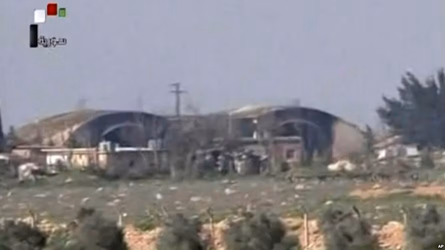 Chính vì lý do này, Nga đã nhiều lần nhắm mắt làm ngơ để không quân Israel tự do đánh phá các mục tiêu của Iran trên đất Syria, họ thậm chí còn bị cáo buộc đã âm thầm vô hiệu hóa tổ hợp S-300 cung cấp cho Damascus.