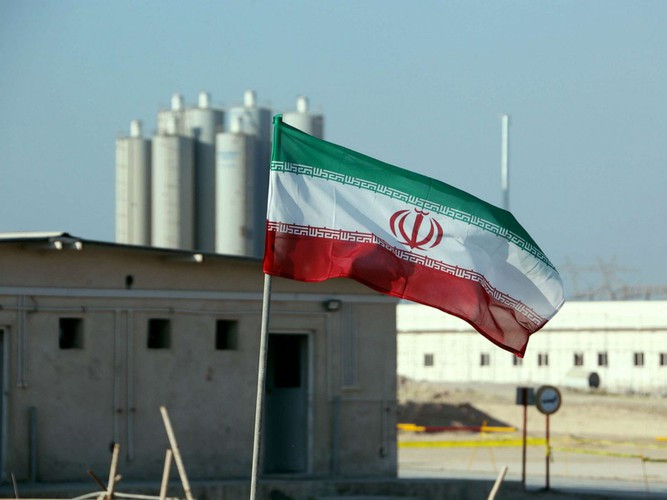 Theo Tướng Yadlin, những phân tích, đánh giá của tình báo Israel cho rằng nếu quyết tâm thực hiện tiến trình làm giàu Uranium thì chỉ sau 2 năm nữa là Iran sẽ có vũ khí hạt nhân.