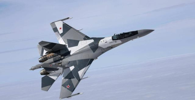 Khả năng cơ động của máy bay chiến đấu Su-35 đã lên "ngôi vua" của thế giới, trở thành máy bay chiến đấu không tàng hình có tính năng kỹ chiến thuật hàng đầu thế giới.