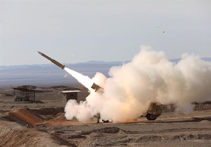 Kết quả là trong tình huống “căng thẳng” như vậy, thì việc xảy ra “sai sót” của con người cũng là điều dễ hiểu. Vấn đề khó hiểu là sao hệ thống Tor-M1 chuyển từ chế độ điều khiển bằng tay sang chế độ tự động hoàn toàn? Có thể đây là nguyên nhân gây nên thảm kịch.